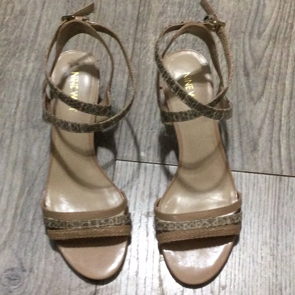 Woman’s shoes